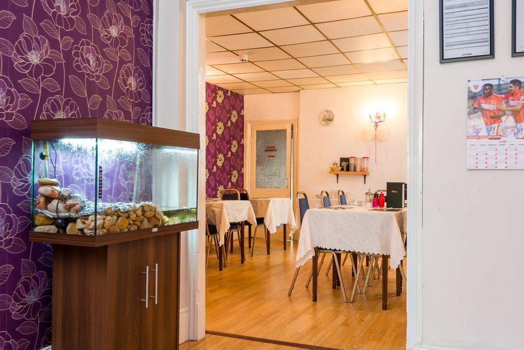 Uk Travel & Hospitality Ltd Ta Canberra Hotel بلاكبول المظهر الخارجي الصورة