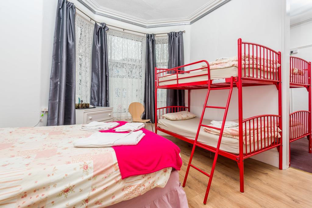 Uk Travel & Hospitality Ltd Ta Canberra Hotel بلاكبول المظهر الخارجي الصورة