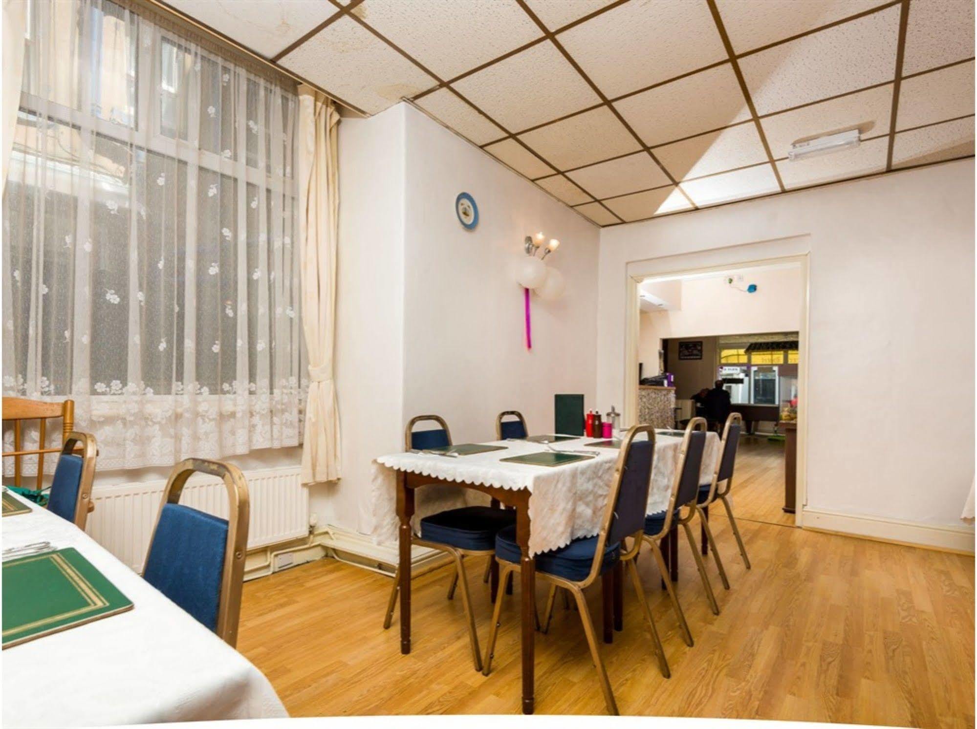 Uk Travel & Hospitality Ltd Ta Canberra Hotel بلاكبول المظهر الخارجي الصورة