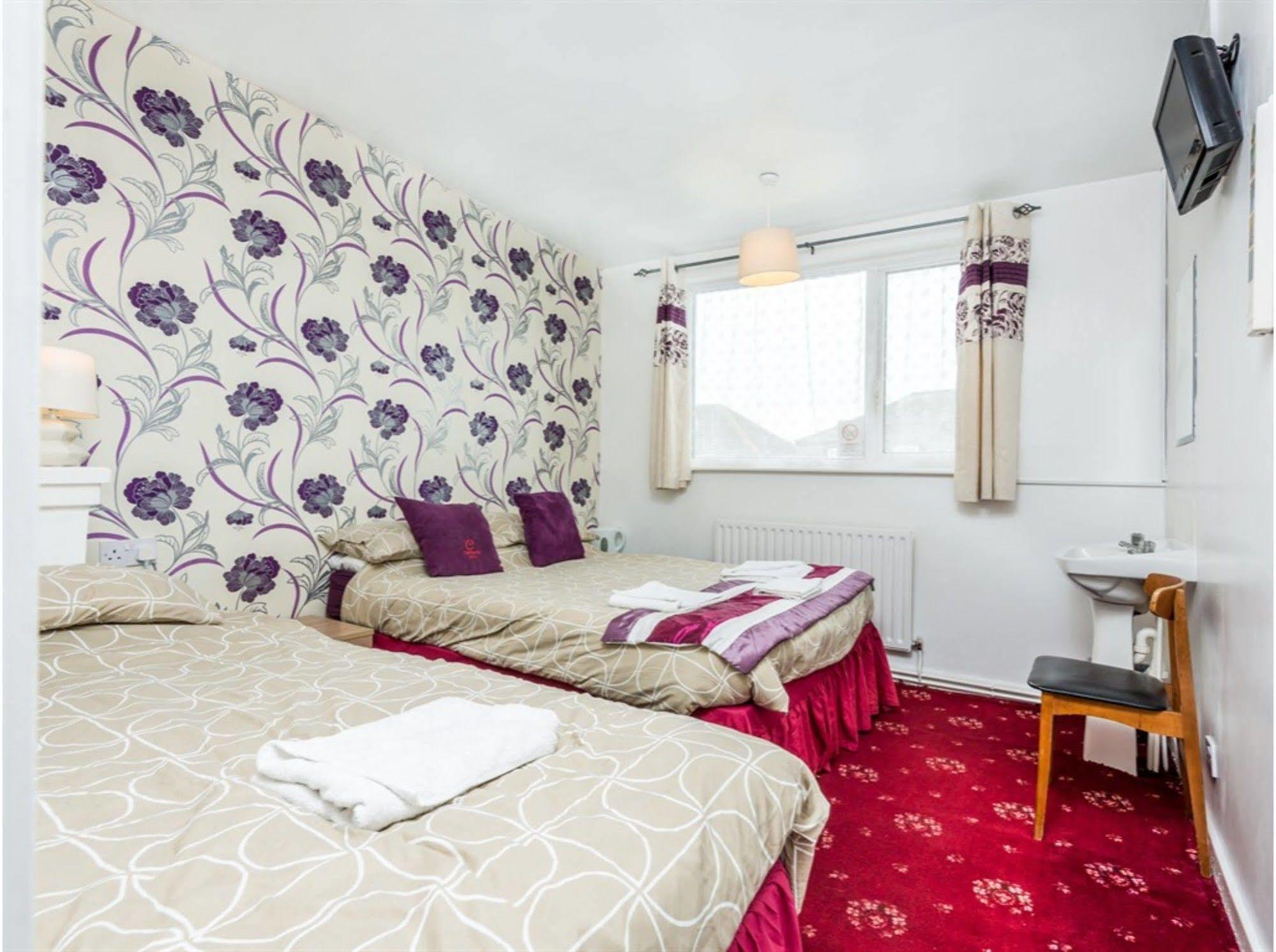 Uk Travel & Hospitality Ltd Ta Canberra Hotel بلاكبول المظهر الخارجي الصورة