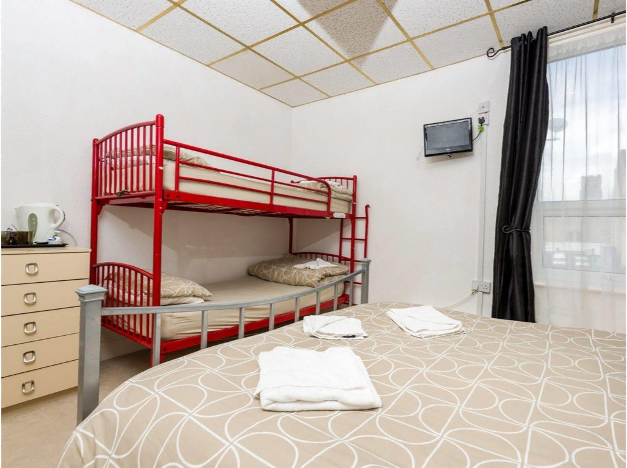 Uk Travel & Hospitality Ltd Ta Canberra Hotel بلاكبول المظهر الخارجي الصورة