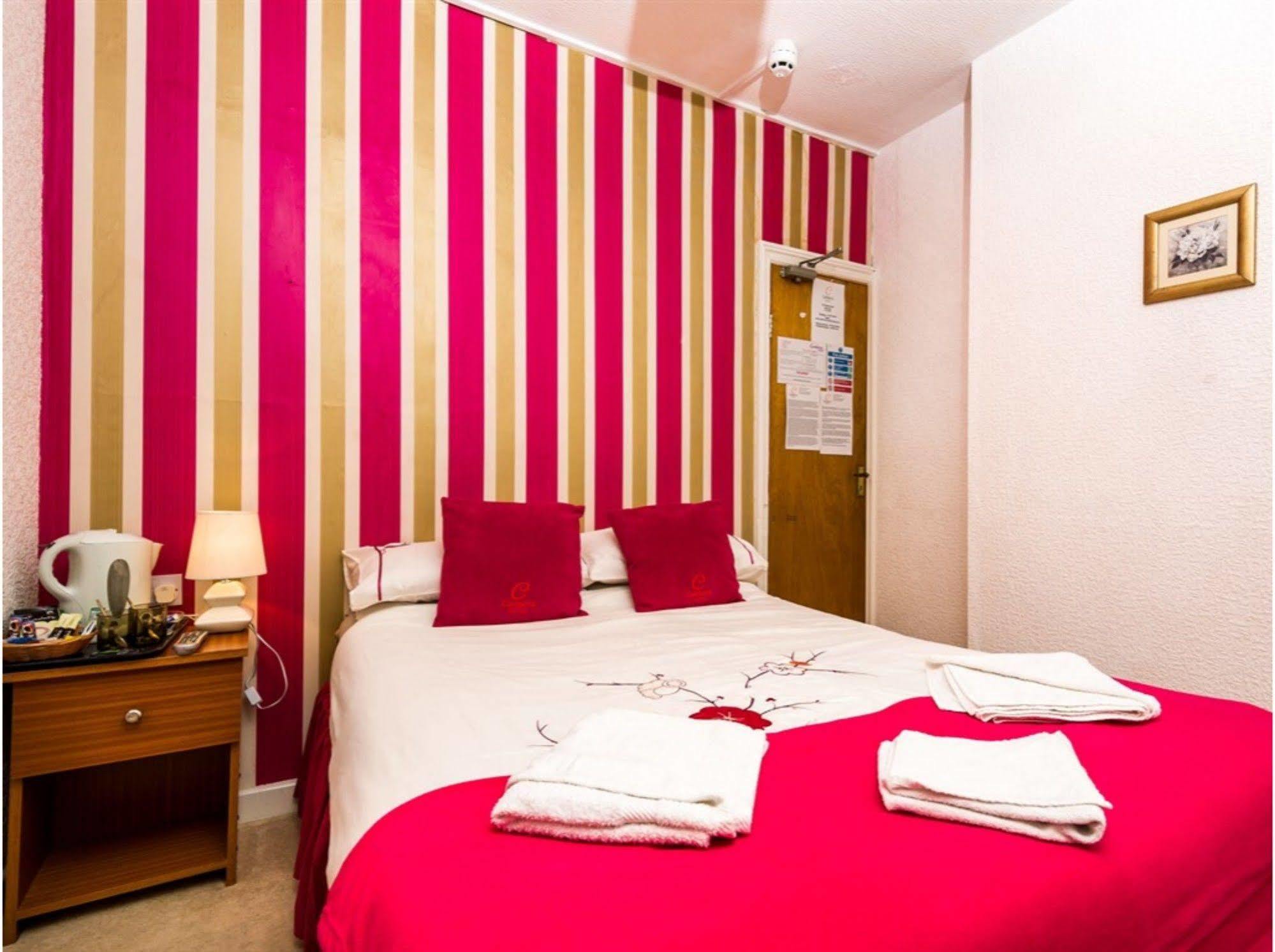 Uk Travel & Hospitality Ltd Ta Canberra Hotel بلاكبول المظهر الخارجي الصورة